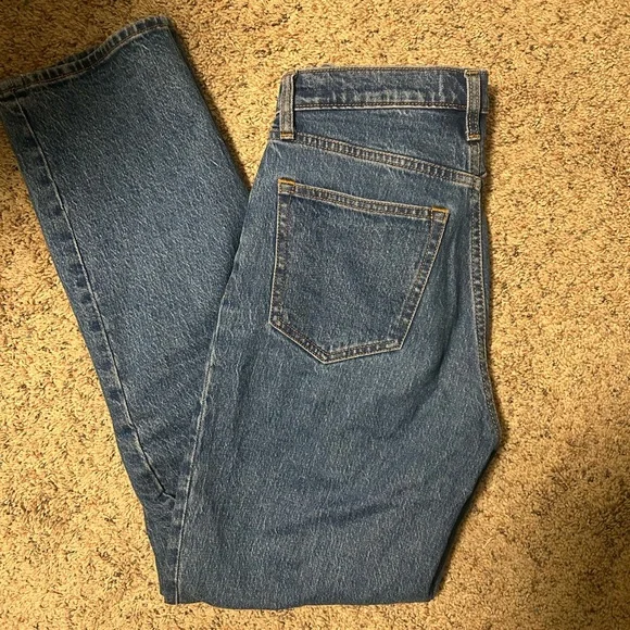 A&F Ultra Hi-Rise 90s Straight Jeans - 27L - Picture 3 of 4